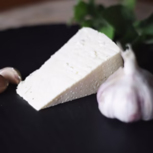 Ser naturalny z prawdziwego mleka – czosnkowy