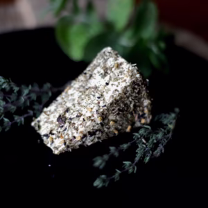 Ser naturalny z prawdziwego mleka – ziołowy